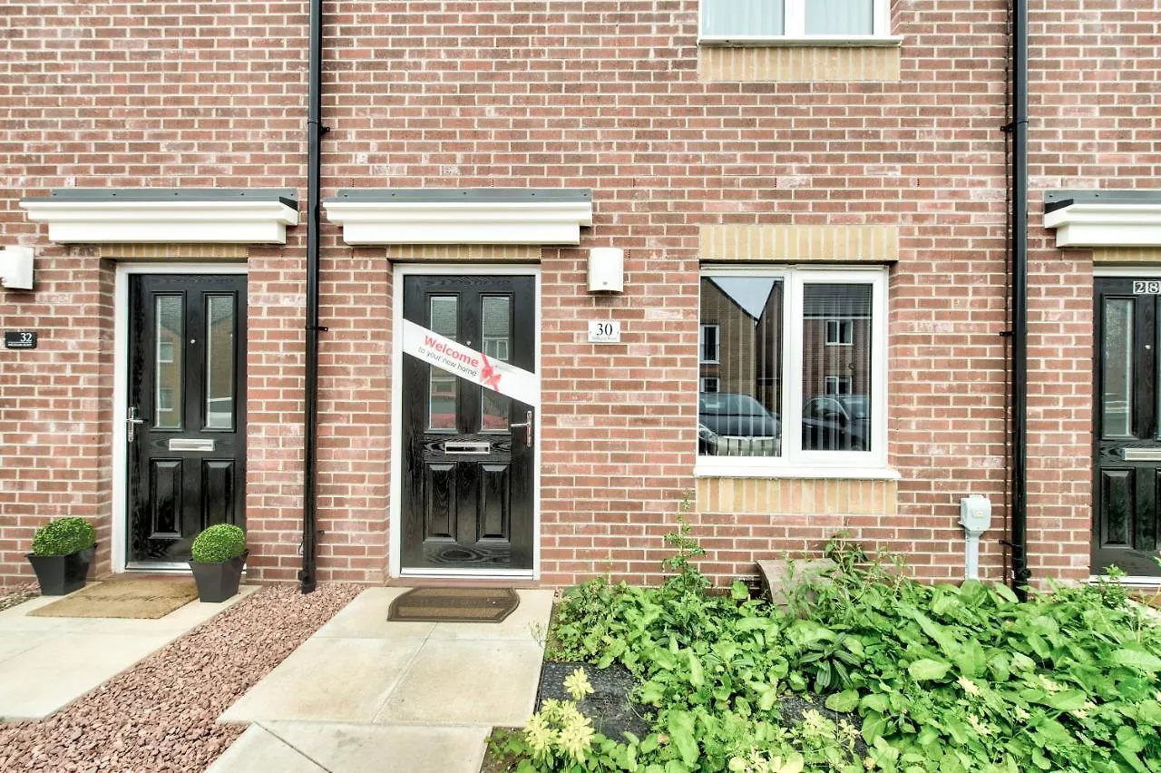 2-Bedroom Holiday Home With Private Garden & Parking Edinburgh