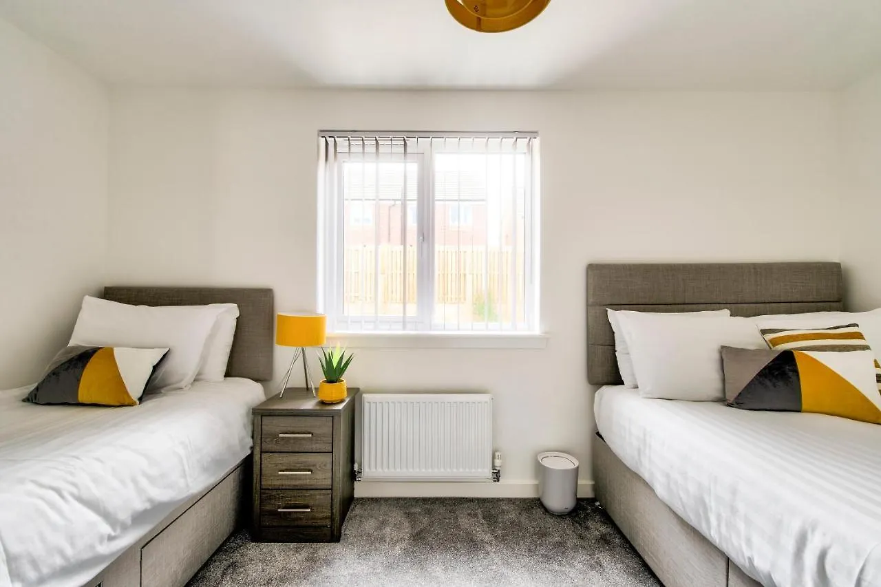 2-Bedroom Holiday Home With Private Garden & Parking Edinburgh